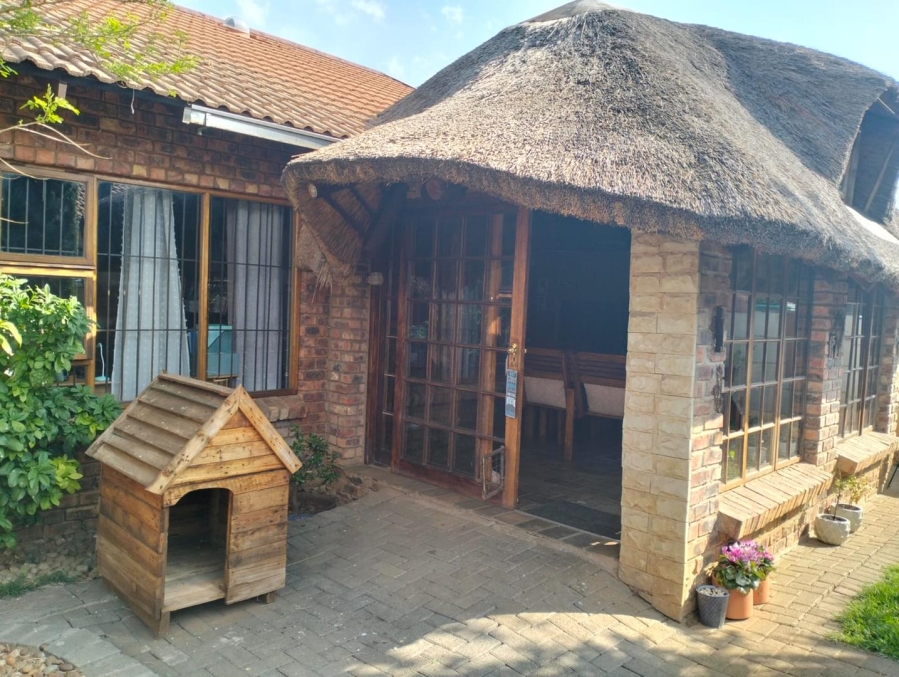 3 Bedroom Property for Sale in Langenhovenpark Free State